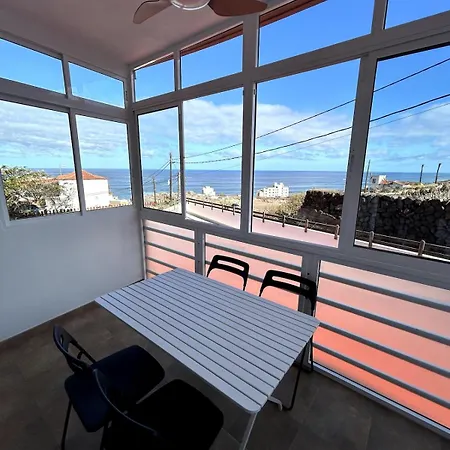 Surfers, &natural Pools, 10min North Airport Bajamar (La Laguna)